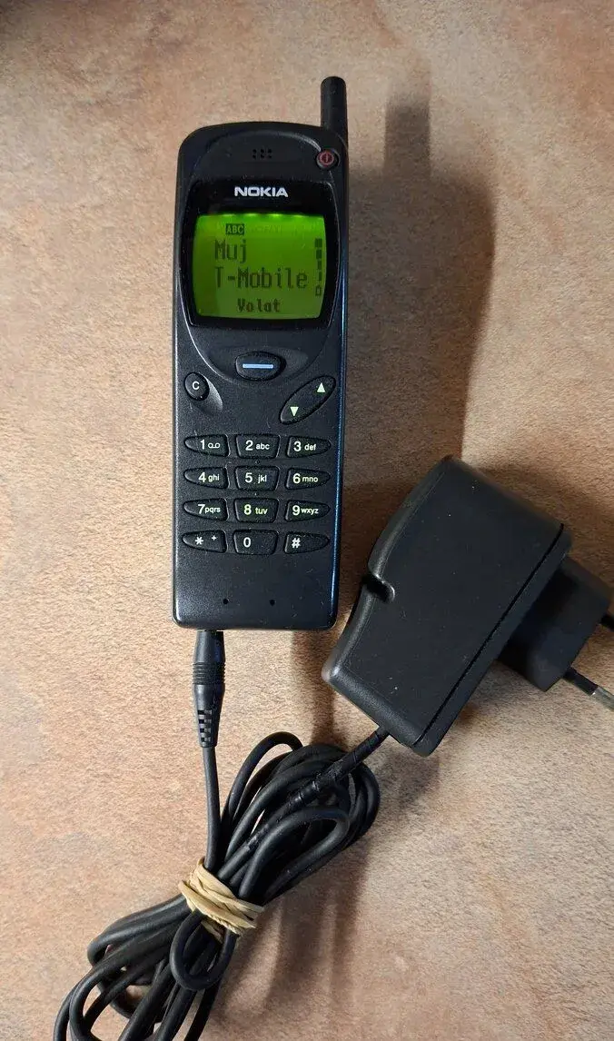 Jedinečná Nokia 3110 + baterie + nabíječka