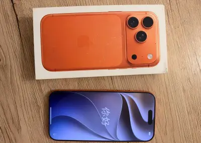 Apple iPhone 17 Pro 256 GB, kosmicky oranžová