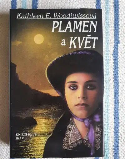 Plamen a květ - Kathleen Erin Woodiwissová