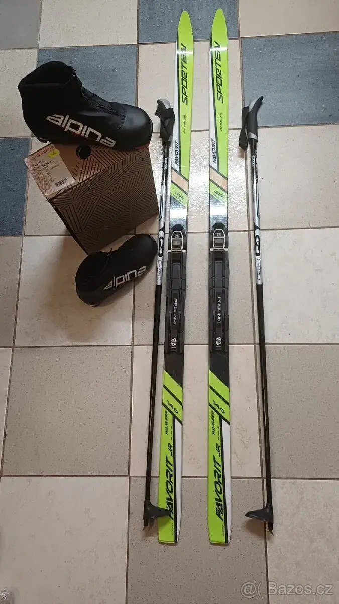 Běžkařský set. Běžky Sporten favorit-šupina junior 140cm