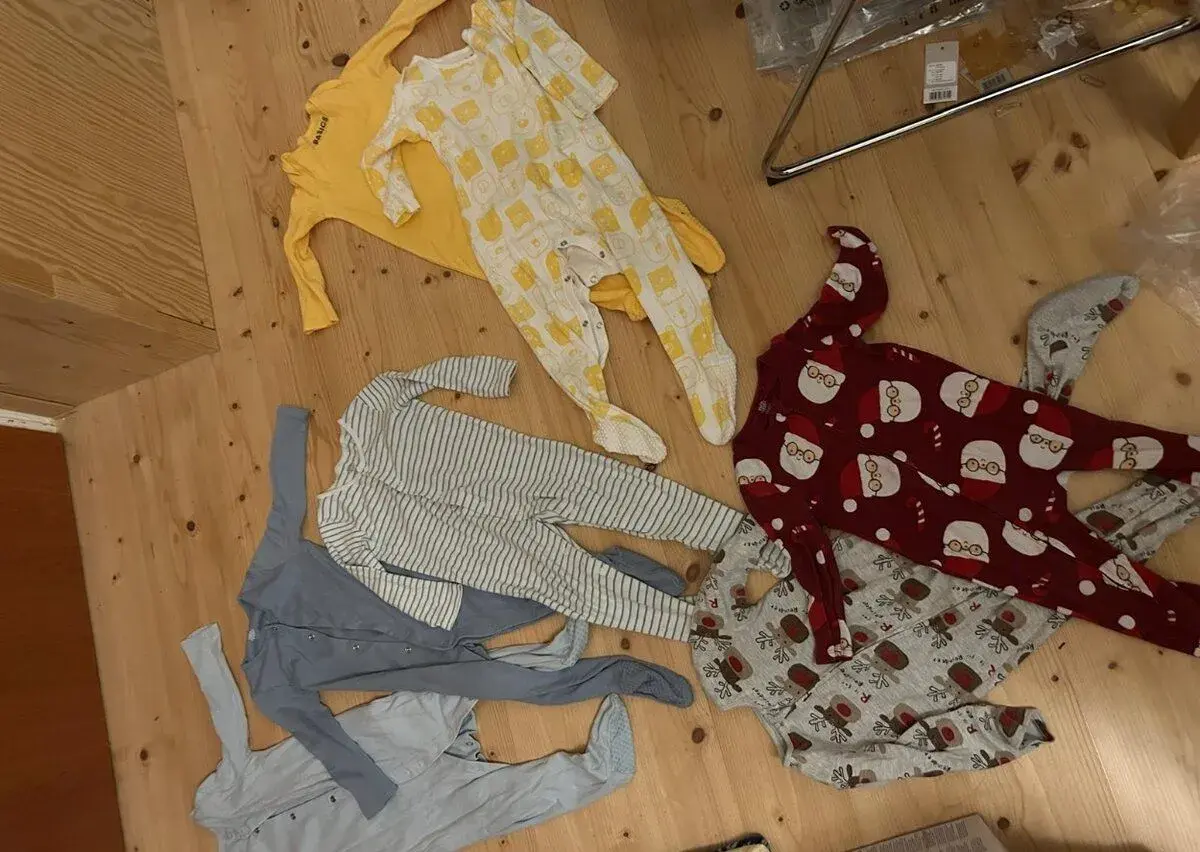 7ks - pyžamka / overaly na spaní 12-18m (i vánoční)