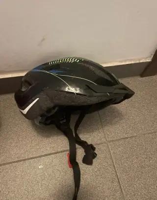 Dětská helma na kolo věk 6 - 7 let