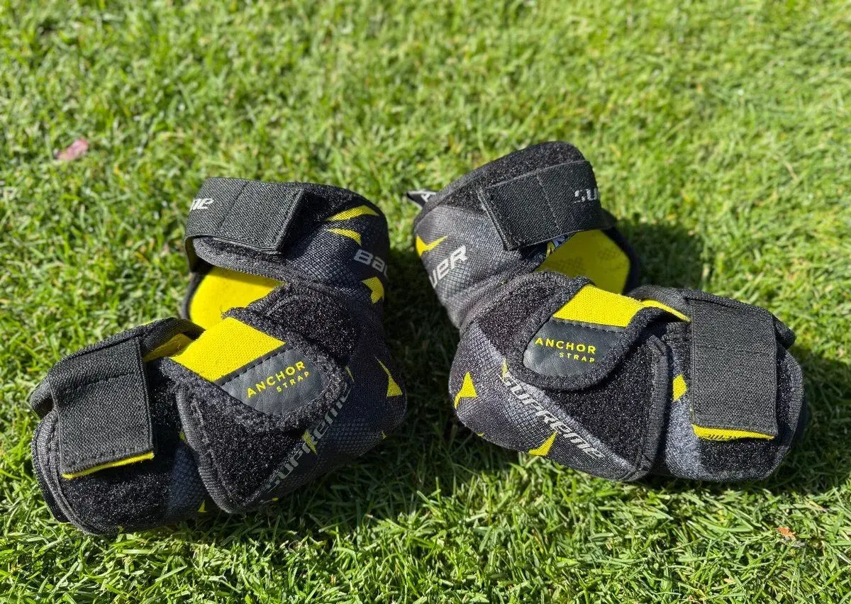 hokejové chrániče loktů Bauer Supreme 3S, juniorské proveden