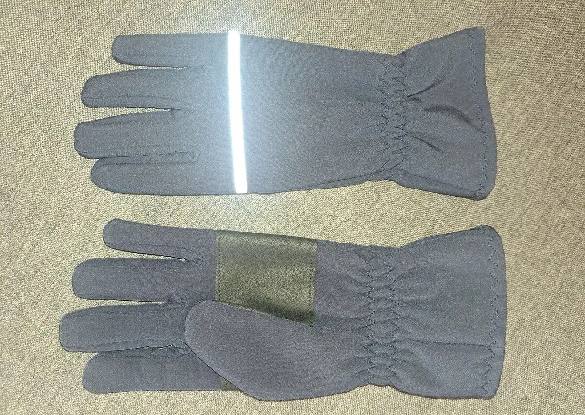 Softshellové tenší rukavice 134/140 stav