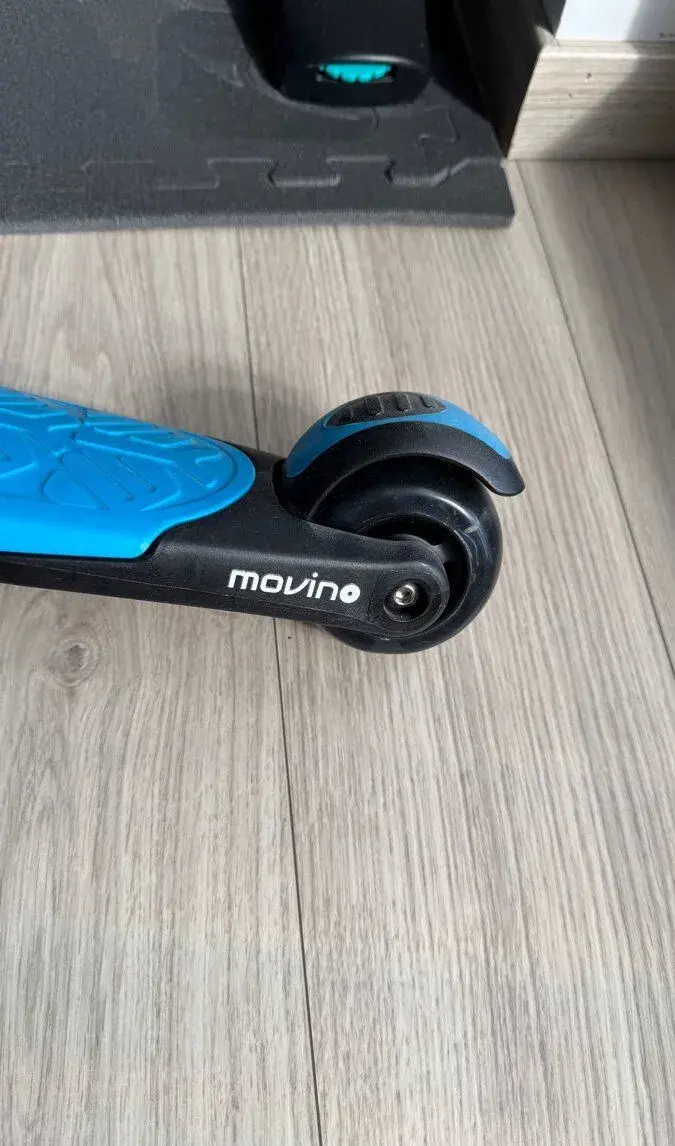 Svítící koloběžka Movino svítící