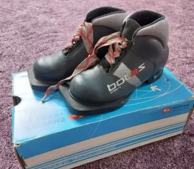 Botas lyžáky jako nové 30, 33
