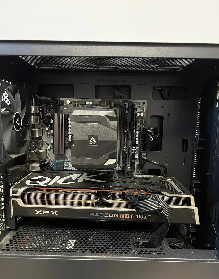 Herní pc rx 6700xt 12gb v záruce