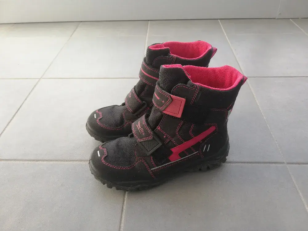 Zimní boty zn. Superfit - vel. 38.