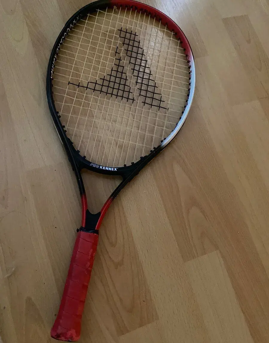Tenisová raketa