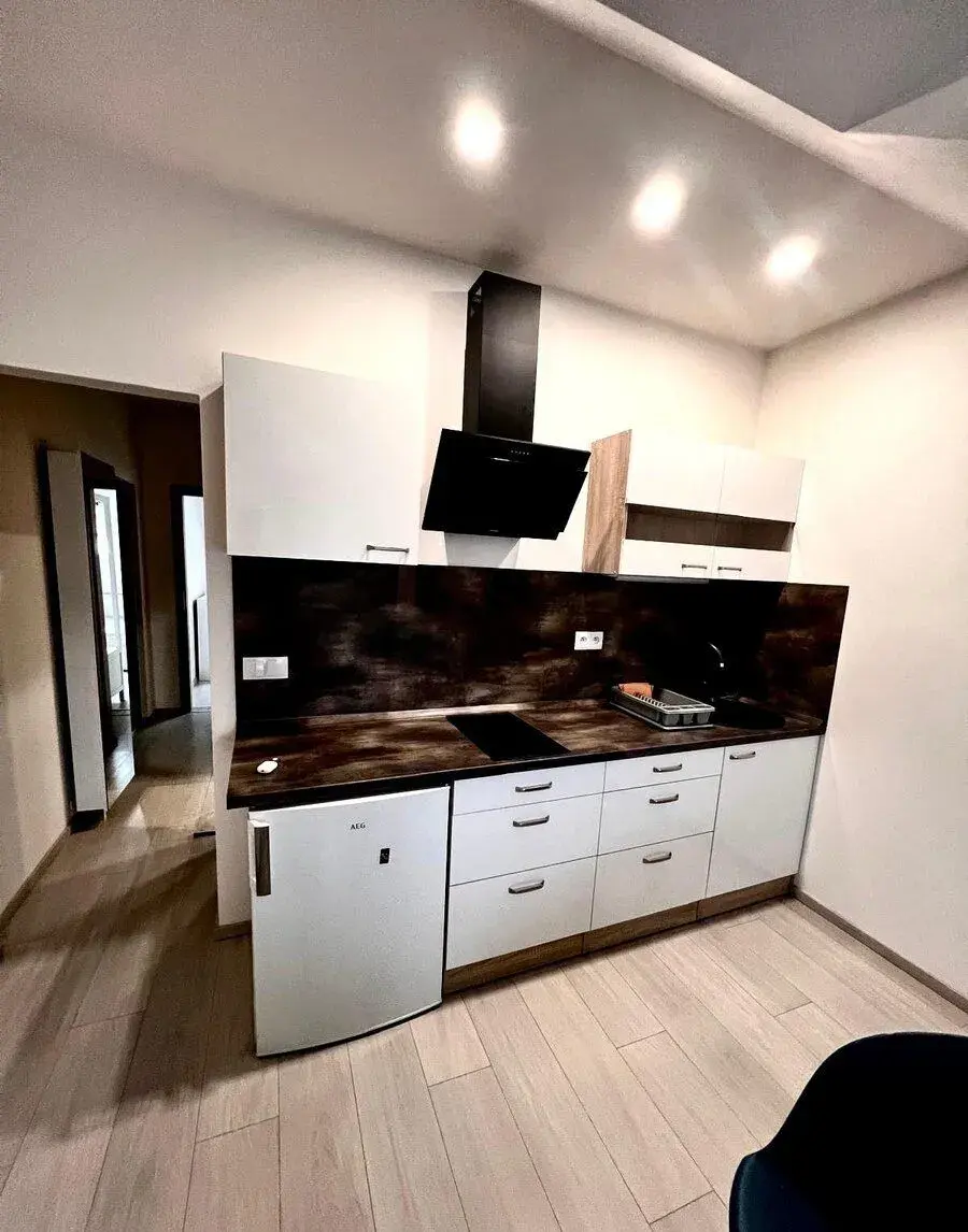 Pronajem 1+1, 35m2, Praha 5- Smíchov, Podbělohorská