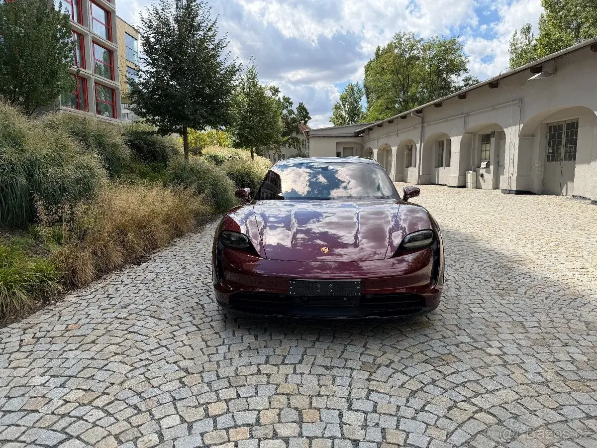 Porsche Taycan – 2022, 67 000 km