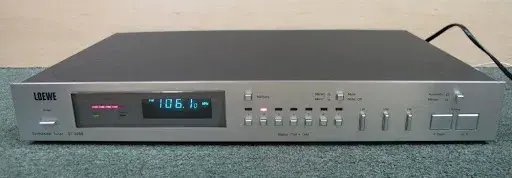 Tuner LOEWE ST 3280 ve funkčním stavu