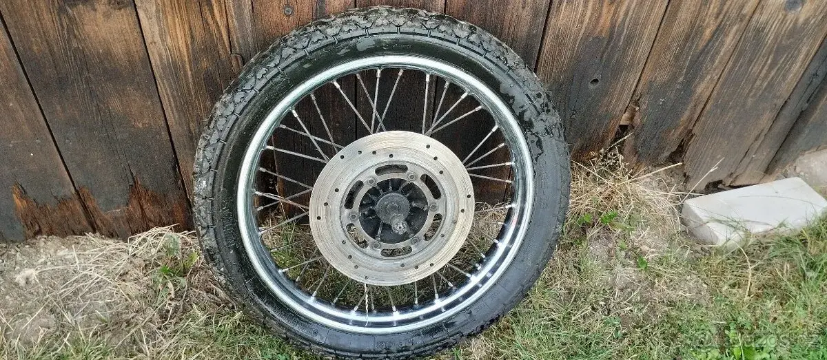 Přední kolo Jawa 350/639
