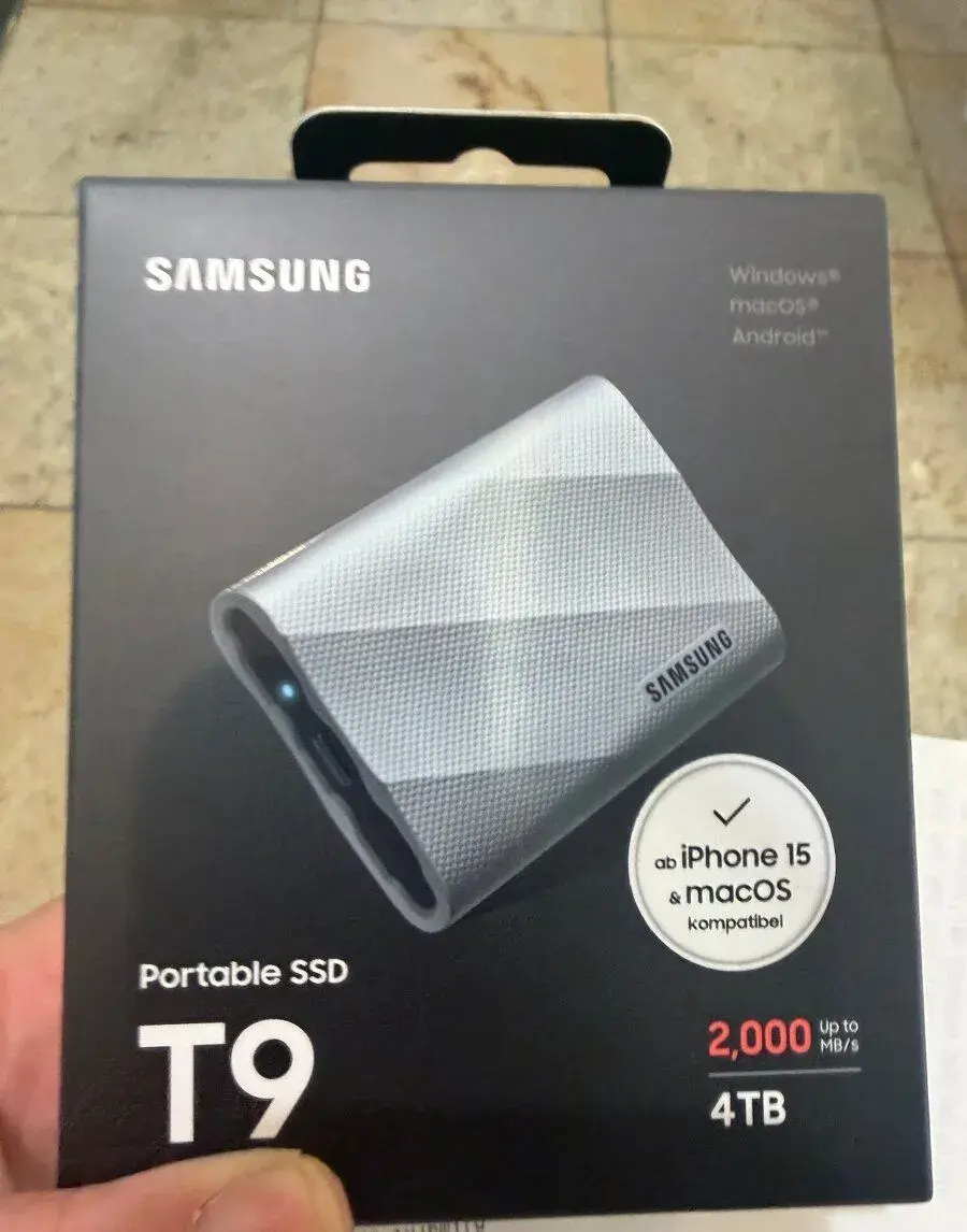 Externi SSD disk znacky Samsung 4TB