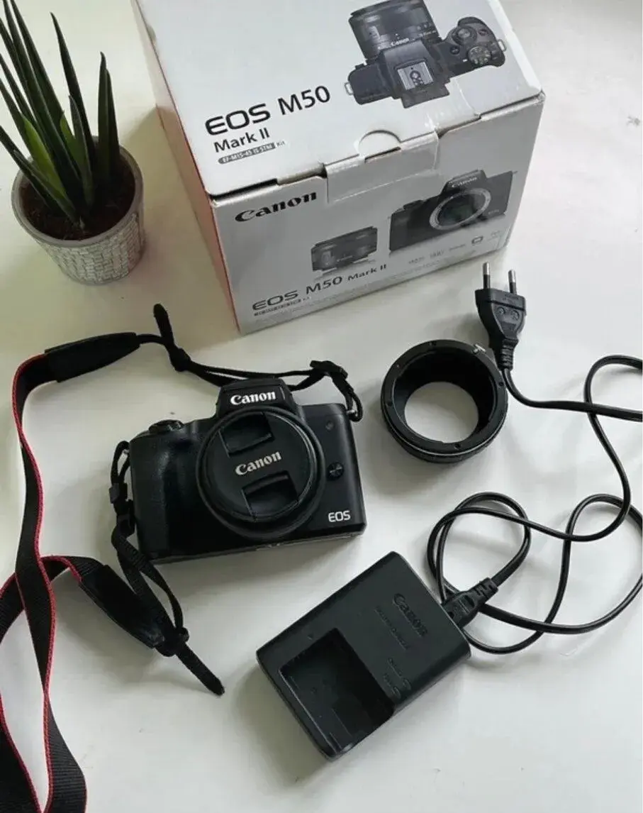 canon eos m50 mark ll. fotoaparát s objektivem
