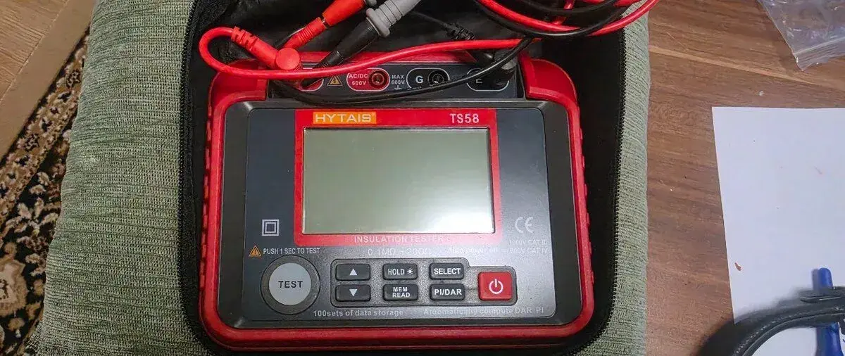 tester izolace