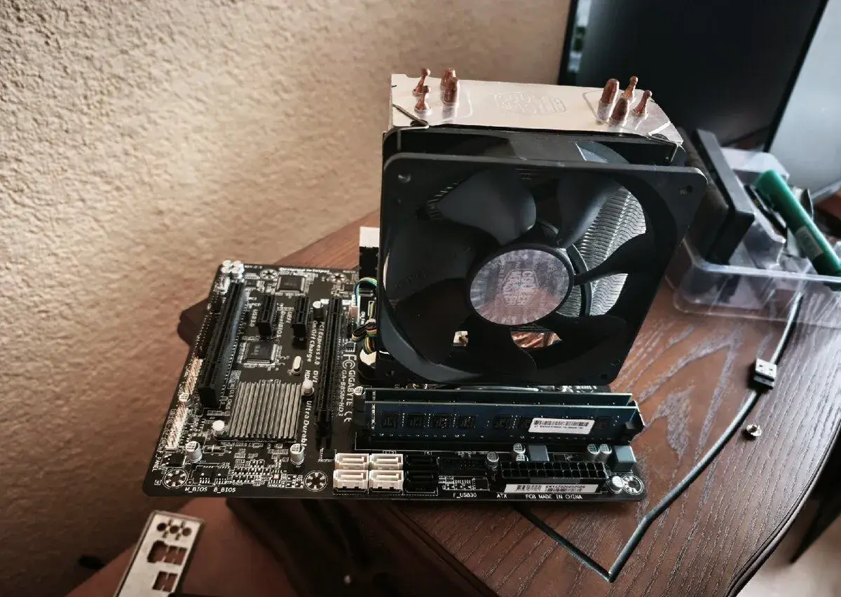 Deska gigabyte GA-B85M-HD3