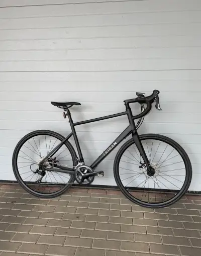 Silniční kolo Triban RC500