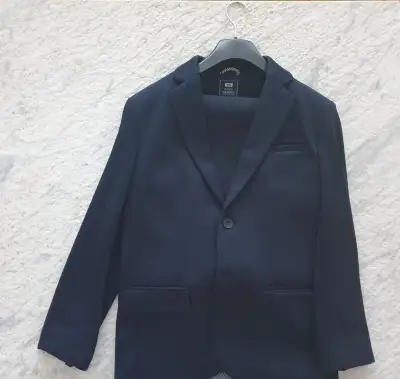 Chlapecký oblek WE Fashion, vel. 158 + bílá košile zdarma