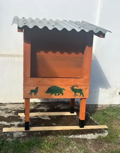 Krmítka, zásobník , krmelce