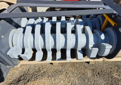 Mobilní pomaloběžný drtič Terex Caiman 150