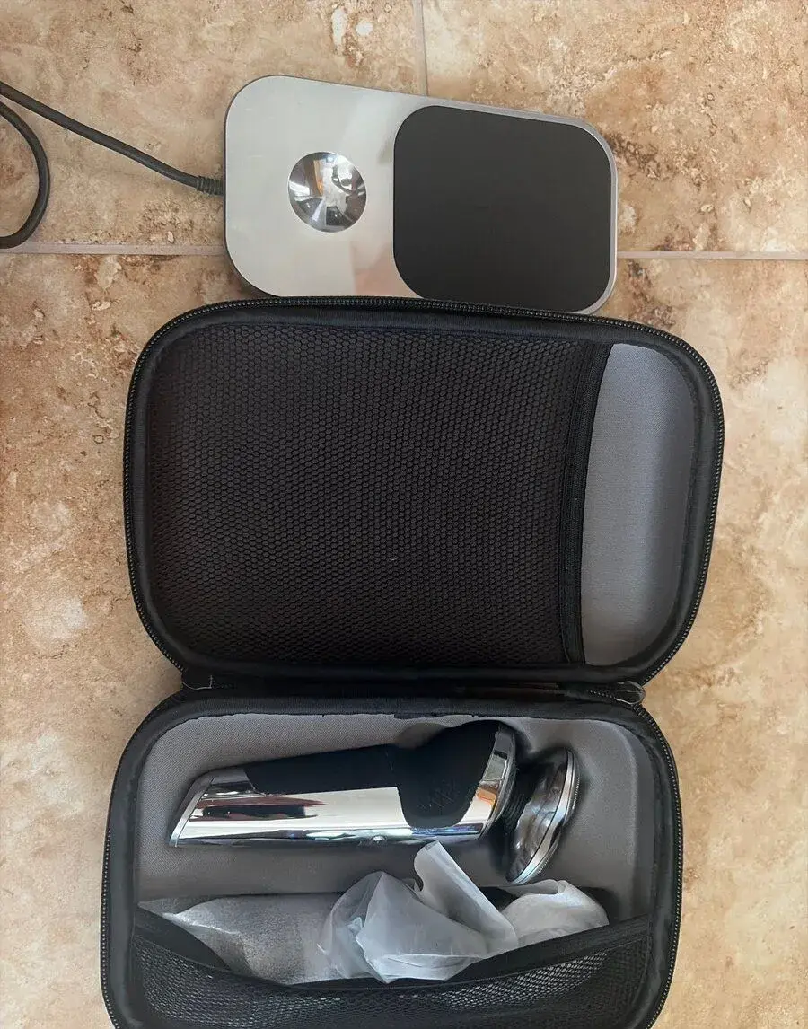 Prémiový elektrický holicí strojek Philips Shaver