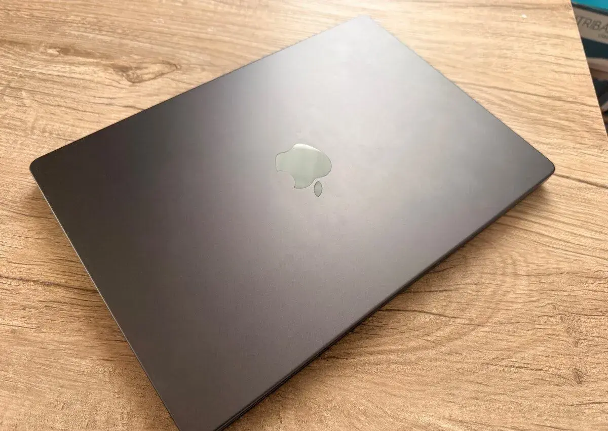 MacBook Pro M5 14"