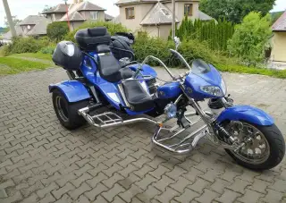 Tříkolka BOOM LOW RIDER