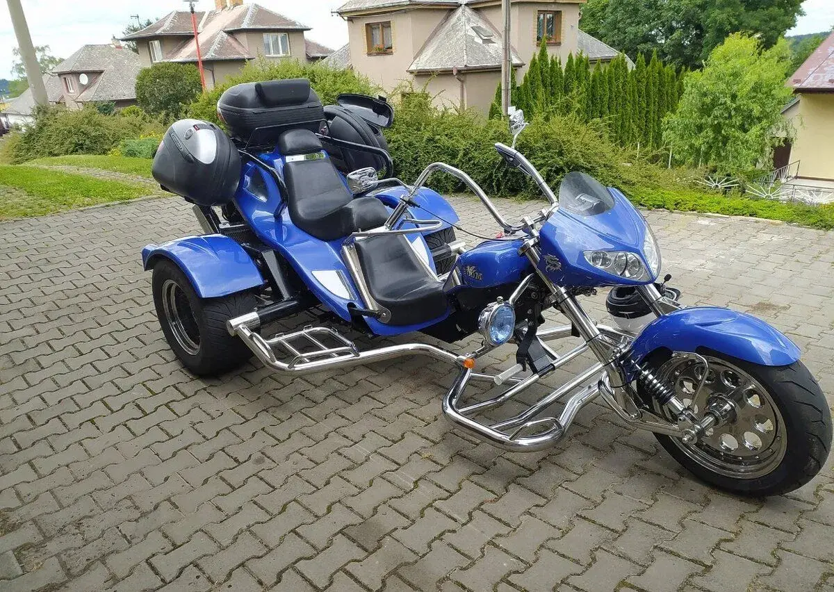 Tříkolka BOOM LOW RIDER