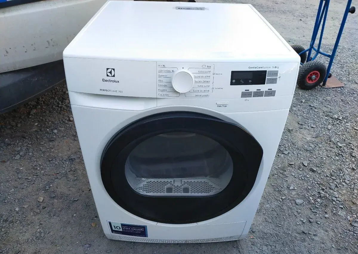 Plně funkční dig.susicku zn.ELECTROLUX--8kg--DOVEZU--