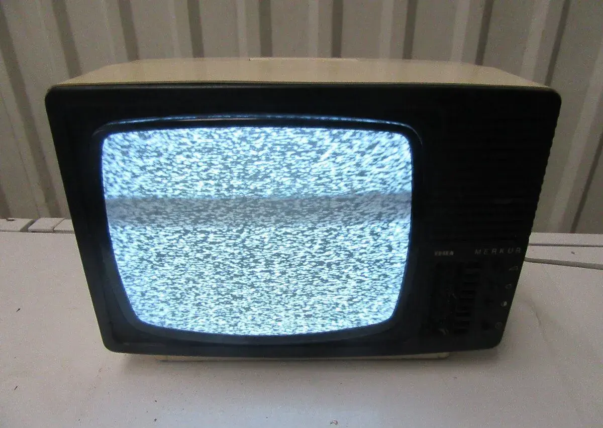 Retro televizi Tesla Merkur. Plně funkční zvuk i obr