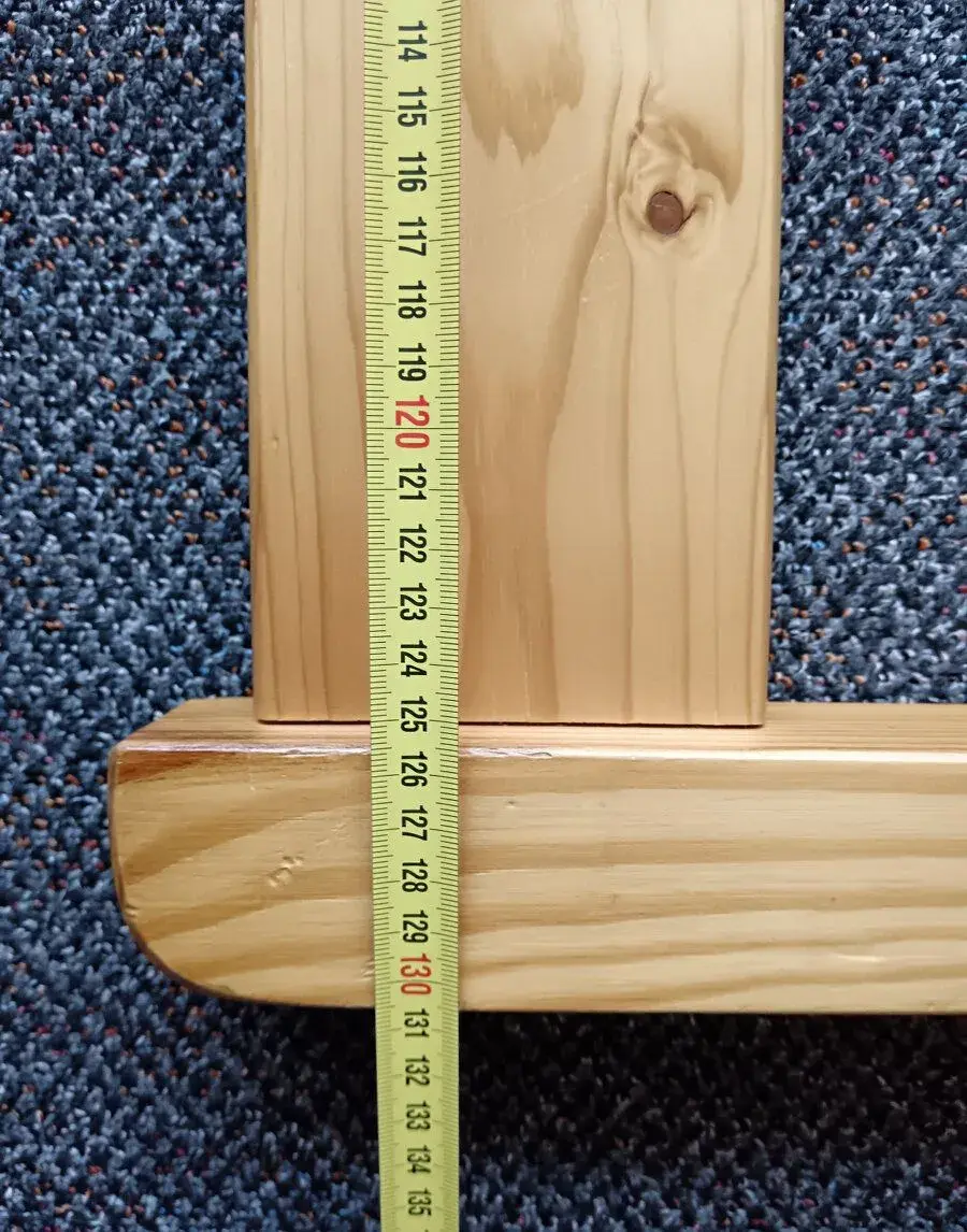 Dřevěnou zábranu na postel s délkou 130cm