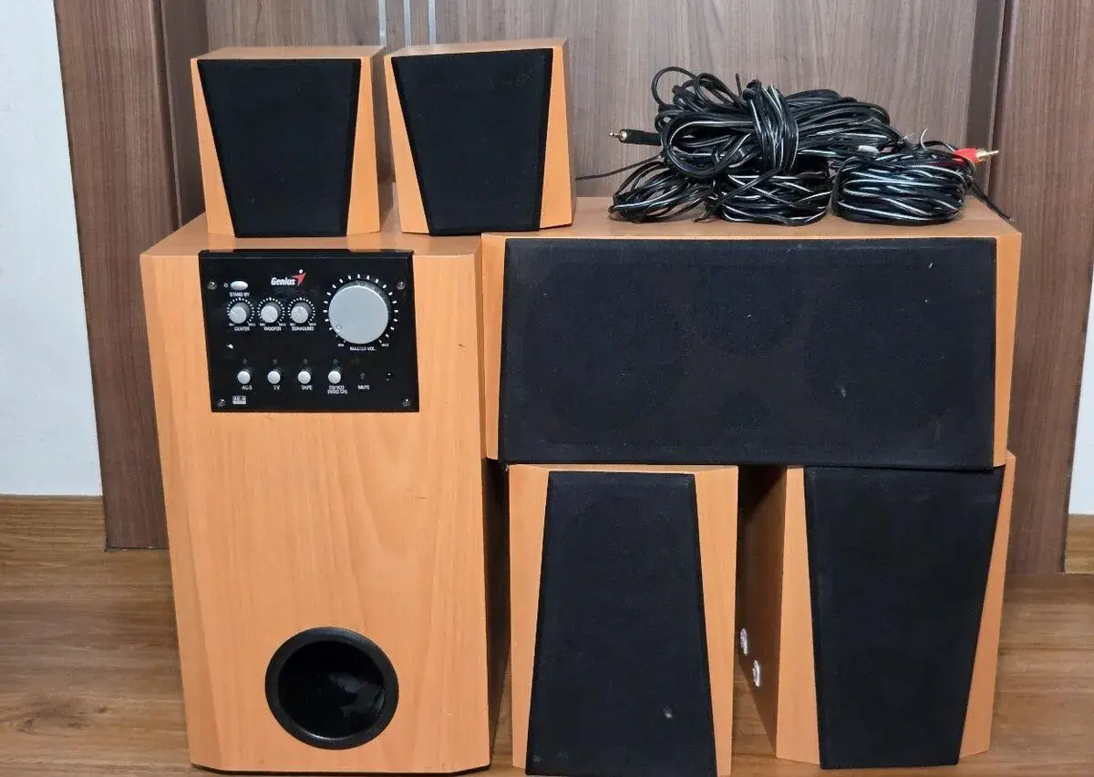 Reprobedny Genius SW-5.1