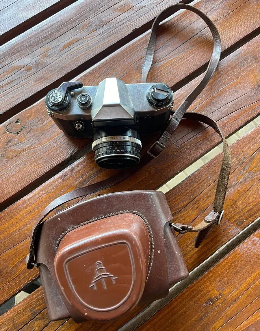 Analogový fotoaparát PRAKTICA Nova + originální kožené