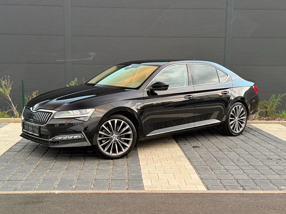 Škoda SUPERB – 2023, 153 238 km