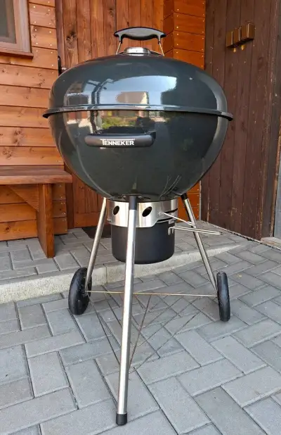 Gril TENNEKER na dřevěné uhlí