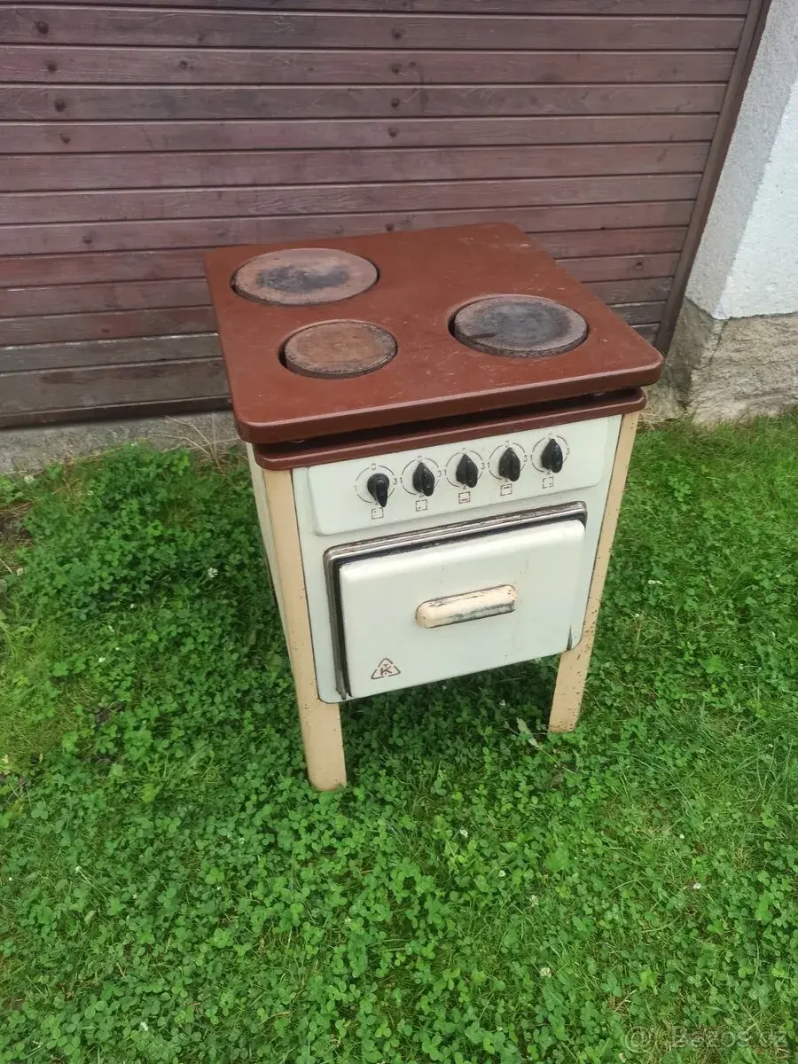 Elektrický sporák retro