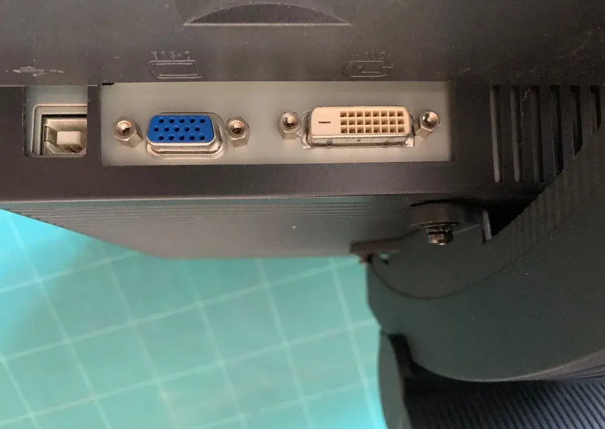 EIZO FlexScan L568 – kvalitní LCD monitor 17"