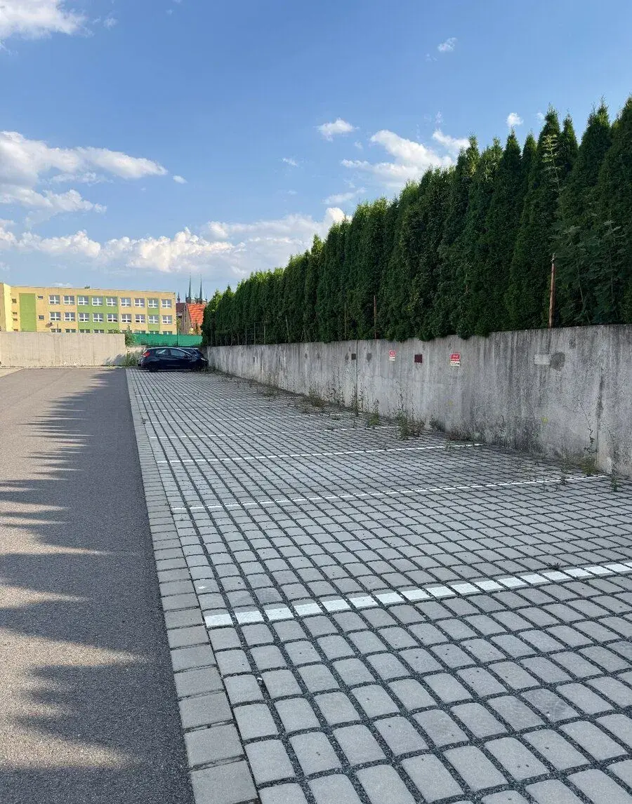 Parkovaci misto Chrudim Luhanova