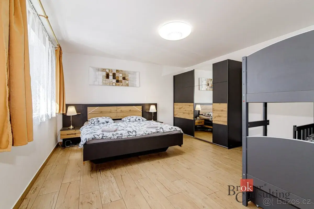 Prodej, komerční/ubytování, 250 m2, Raťkov 177, 75605 Karoli
