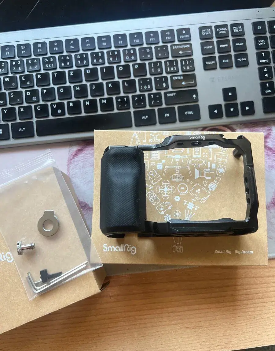 Smallrig Cage with Grip Sony na Sony ZV-E10