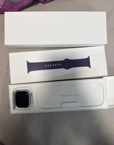 Apple Watch Series 11 GPS + Cellular 42 mm – NOVÉ