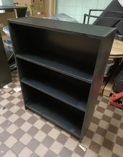 Knihovna / skříň IKEA BILLY (8 ks, černá + bílá)