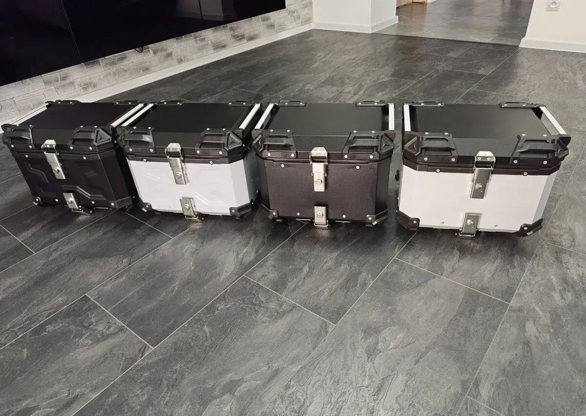 Univerzální hliníkový moto kufr 45L (Topcase)