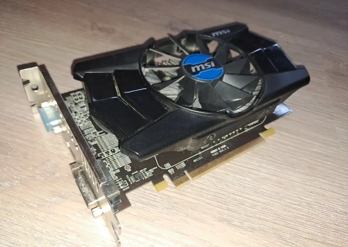 Grafická karta MSI Radeon R7 250 1GB