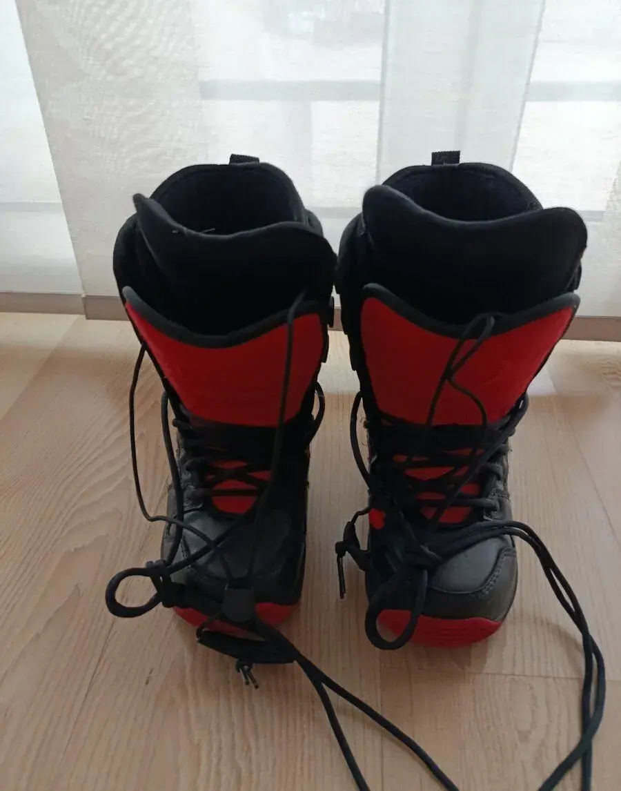 Snowboardové boty US 7 EU 38,5