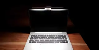 Benq Laptopbar - světelný panel nad monitor/notebook, bílý