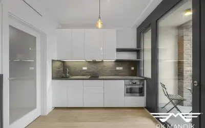 Pronájem bytu 1+kk 28 m², Praha - Smíchov