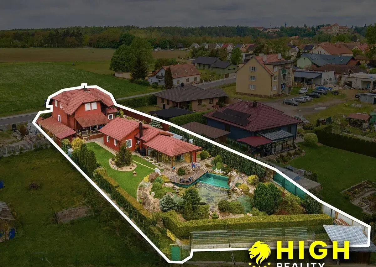 Nadstandardní rodinný dům 304 m² se zahradou 882 m², garáží
