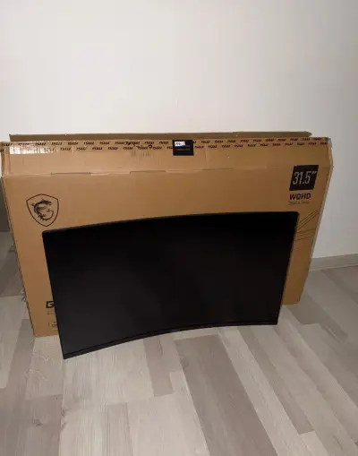 Herní monitor msi 31.5’’